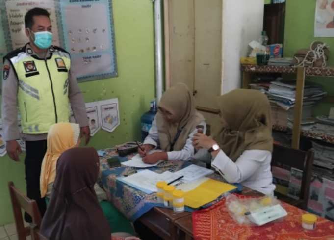 SISWA SDN 1 JLAMPRANG IKUTI SKRINING TB PARU