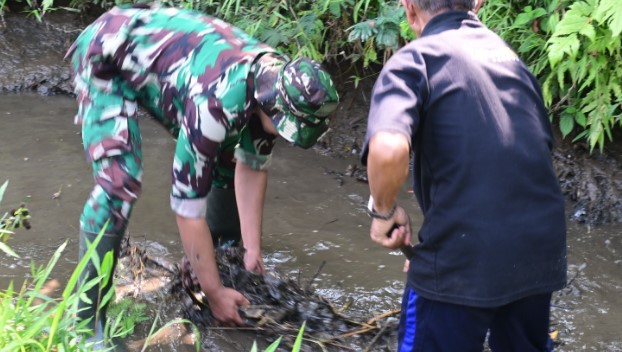 Jelang Musim Hujan, Saluran Air Mangli Dibersihkan untuk Antisipasi Banjir