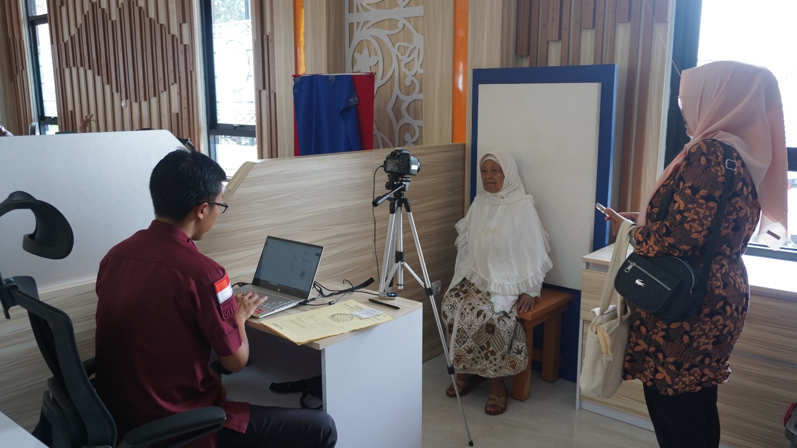 Layanan Eazy Passport Mudahkan Calon Jemaah Haji Kabupaten Wonosobo 2024