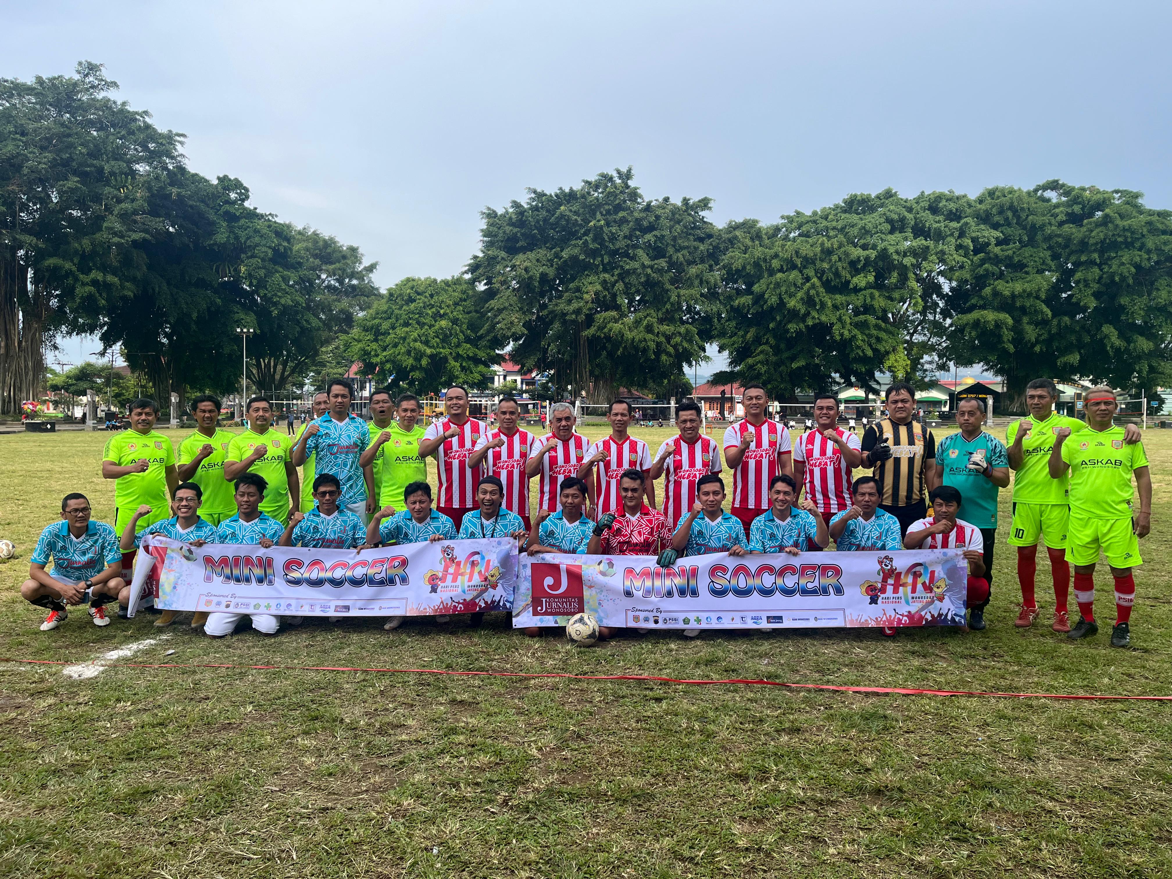PERTANDINGAN PERSAHABATAN MINI SOCCER, MERIAHKAN PERINGATAN HPN