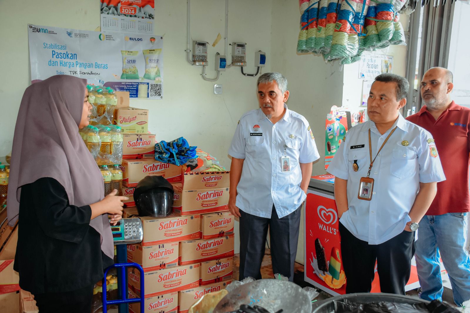 LAKUKAN SIDAK PASAR, TIM TEMUKAN MASYARAKAT DAN TOKO NAKAL