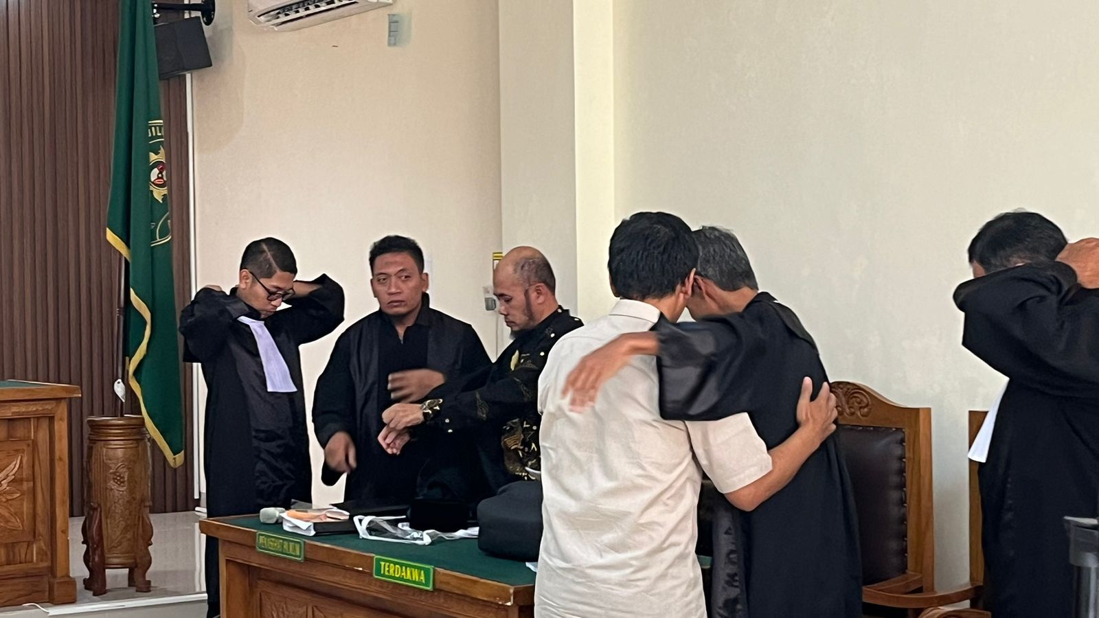 PN WONOSOBO JATUHI HUKUMAN PENJARA 1 TAHUN KEPADA KOMISIOMER KPU WONOSOBO