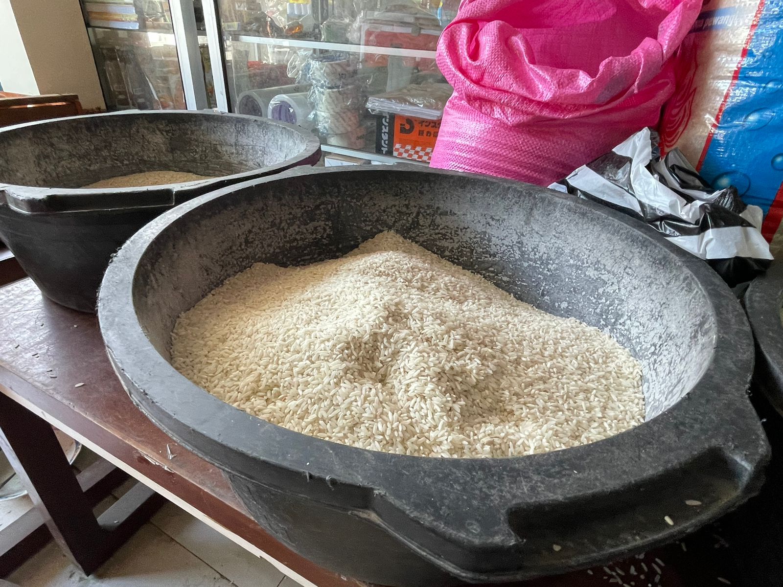 SATU MINGGU MENJELANG LEBARAN, BULOG PASTIKAN STOK BERAS AMAN