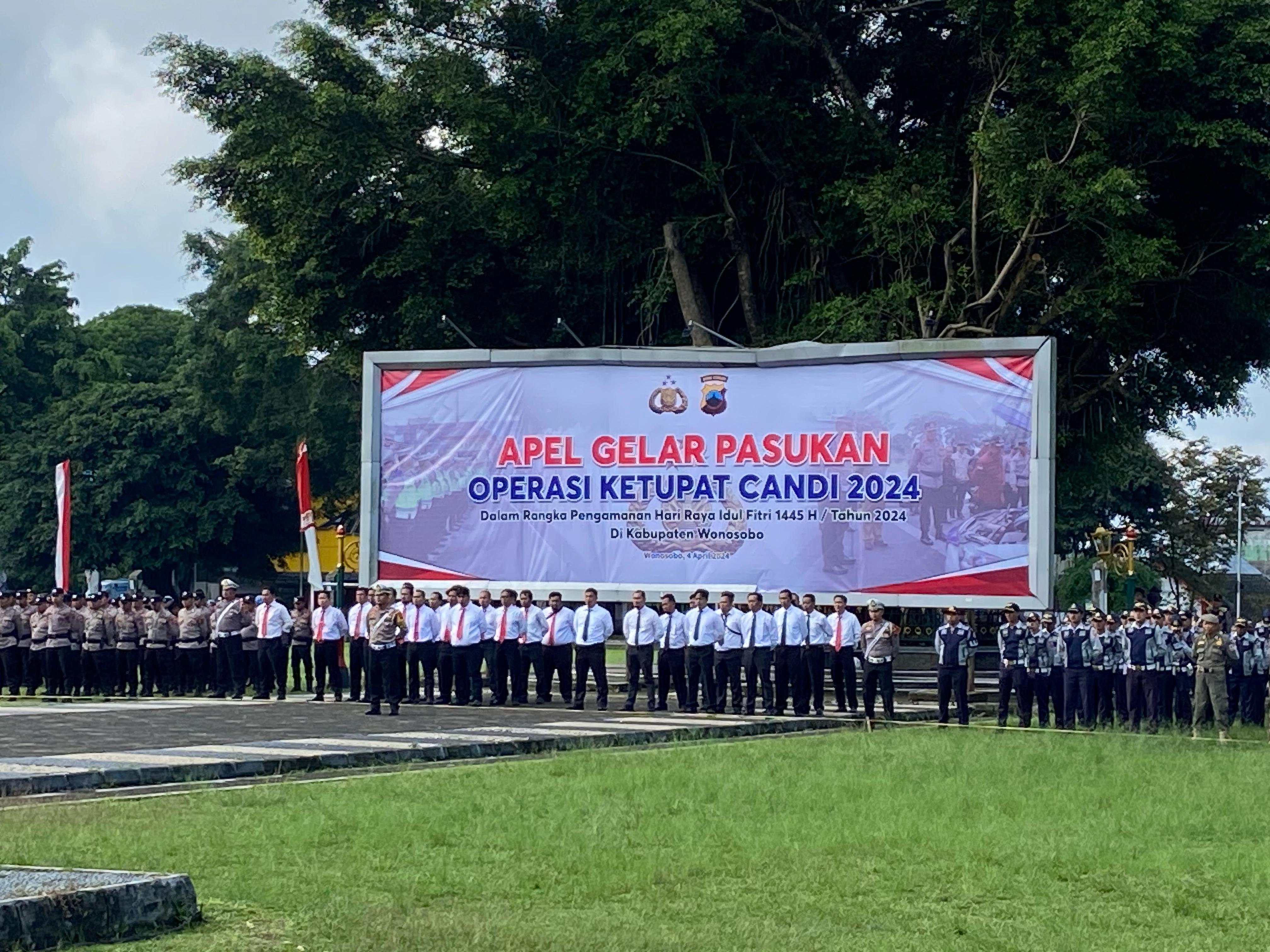 JELANG LEBARAN, POLRES WONOSOBO LAKSANAKAN APEL GELAR PASUKAN OPERASI KETUPAT 2024