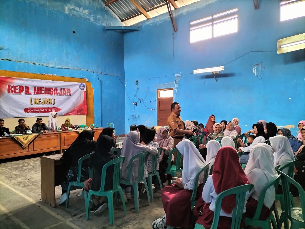 GERAKAN KEPIL MENGAJAR SAMBANGI 69 SEKOLAH UNTUK KURANGI ANGKA TIDAK SEKOLAH