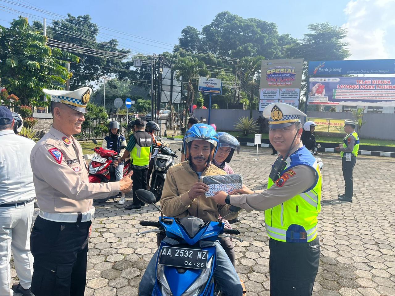 TINGKATKAN KEPATUHAN DALAM BAYAR PAJAK MOTOR, SATLANTAS GELAR SOSIALISI KEPATUHAN LALIN