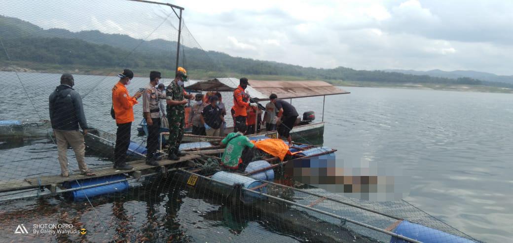 JASAD PEREMPUAN DITEMUKAN MENGAMBANG DI WADUK WADASLINTANG