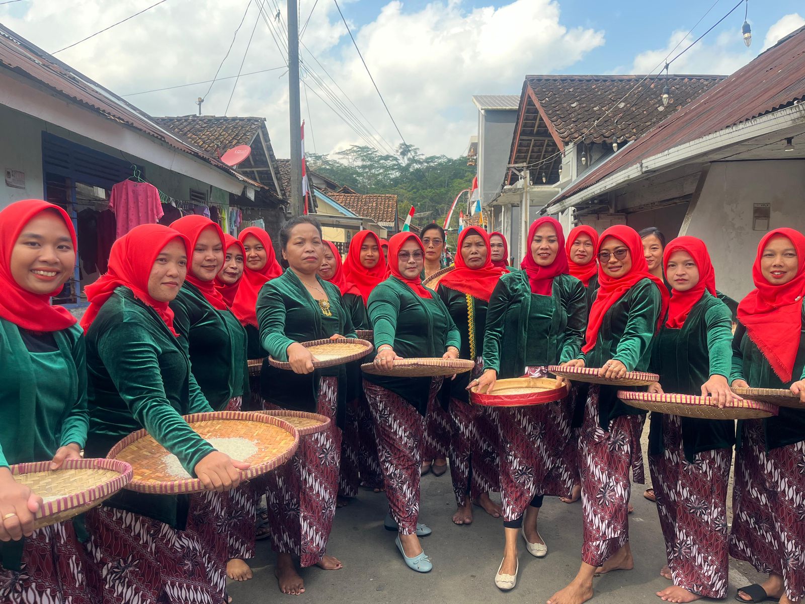 FESTIVAL MESUSI BERAS DI GIYANTI SEBAGAI WUJUD SYUKUR DAN MENJAGA KELESTARIAN LINGKUNGAN