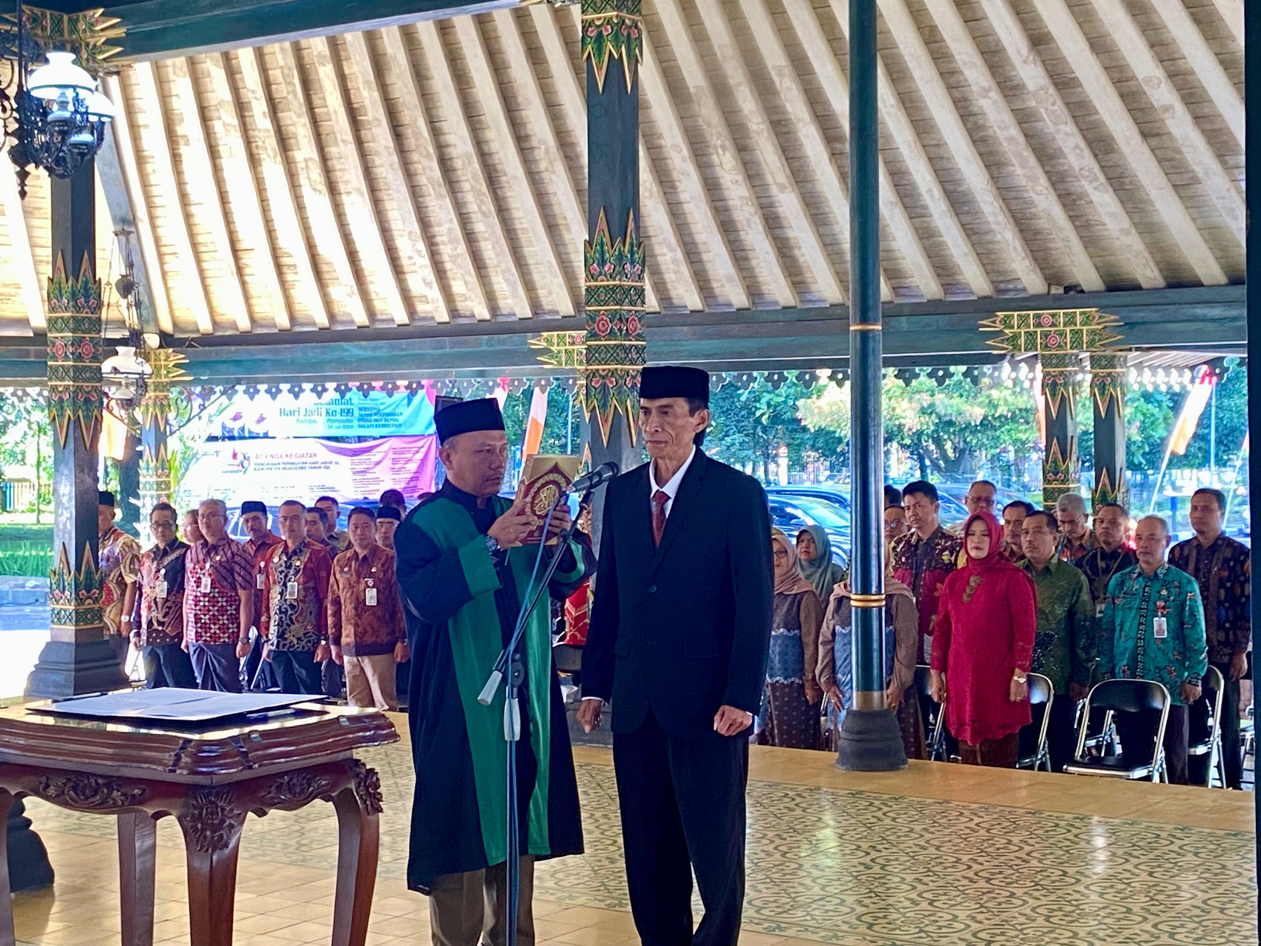 EDEKUS HERIENCE RESMI DILANTIK JADI DIREKTUR TEKNIK PERUMDA AIR MINUM TIRTA AJI