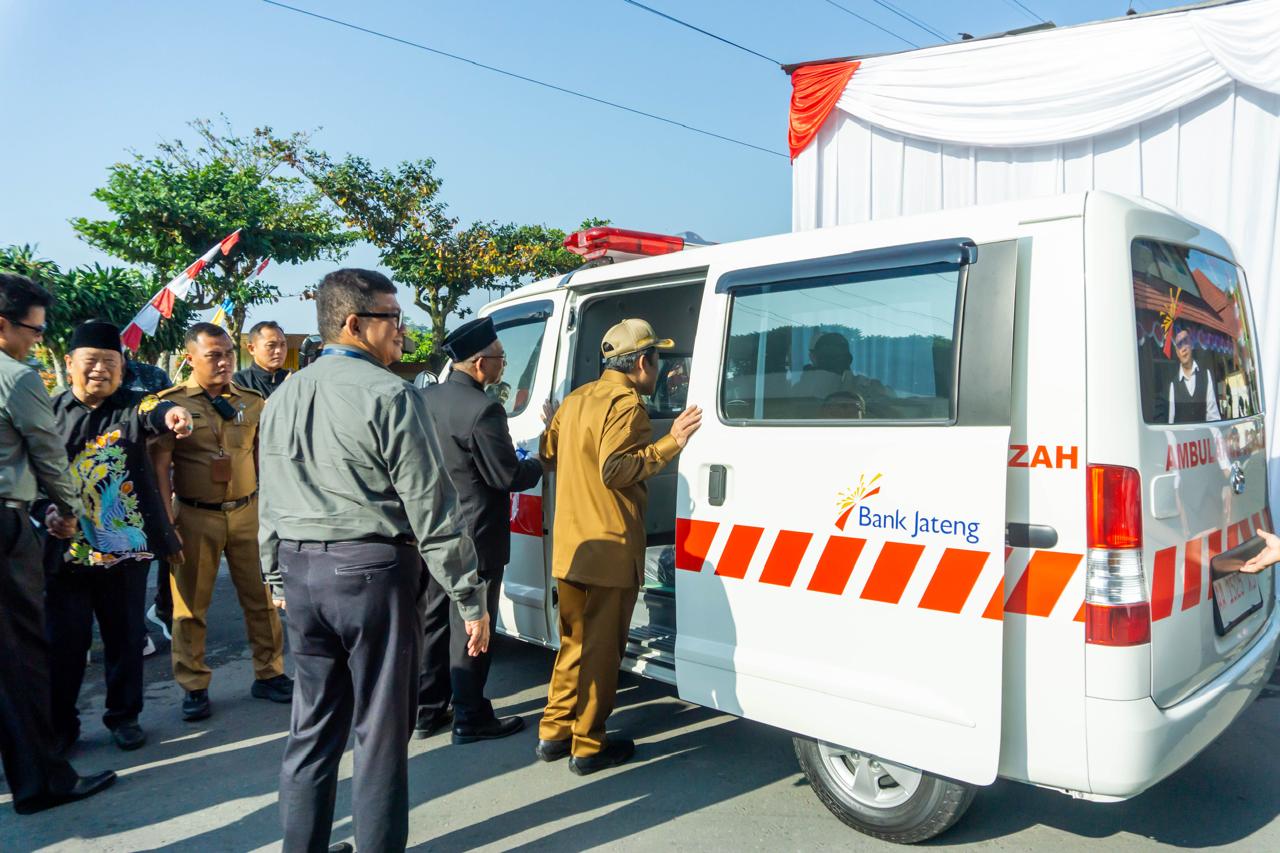 BANK JATENG WONOSOBO SERAHKAN BANTUAN MOBIL AMBULANS JENAZAH UNTUK RSI