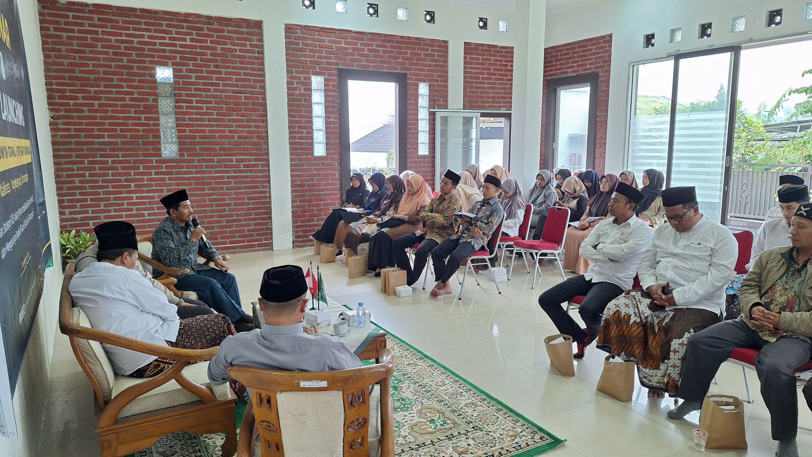 TEKAN ANGKA ATS, PPQ SAFIINATUNNAJA LAUNCHING PENDIDIKAN DINIYAH FORMAL