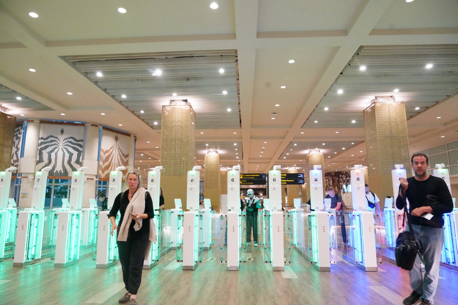 Orang Asing Pemegang ITAP dan ITAS Bisa Melintasi Autogate Imigrasi