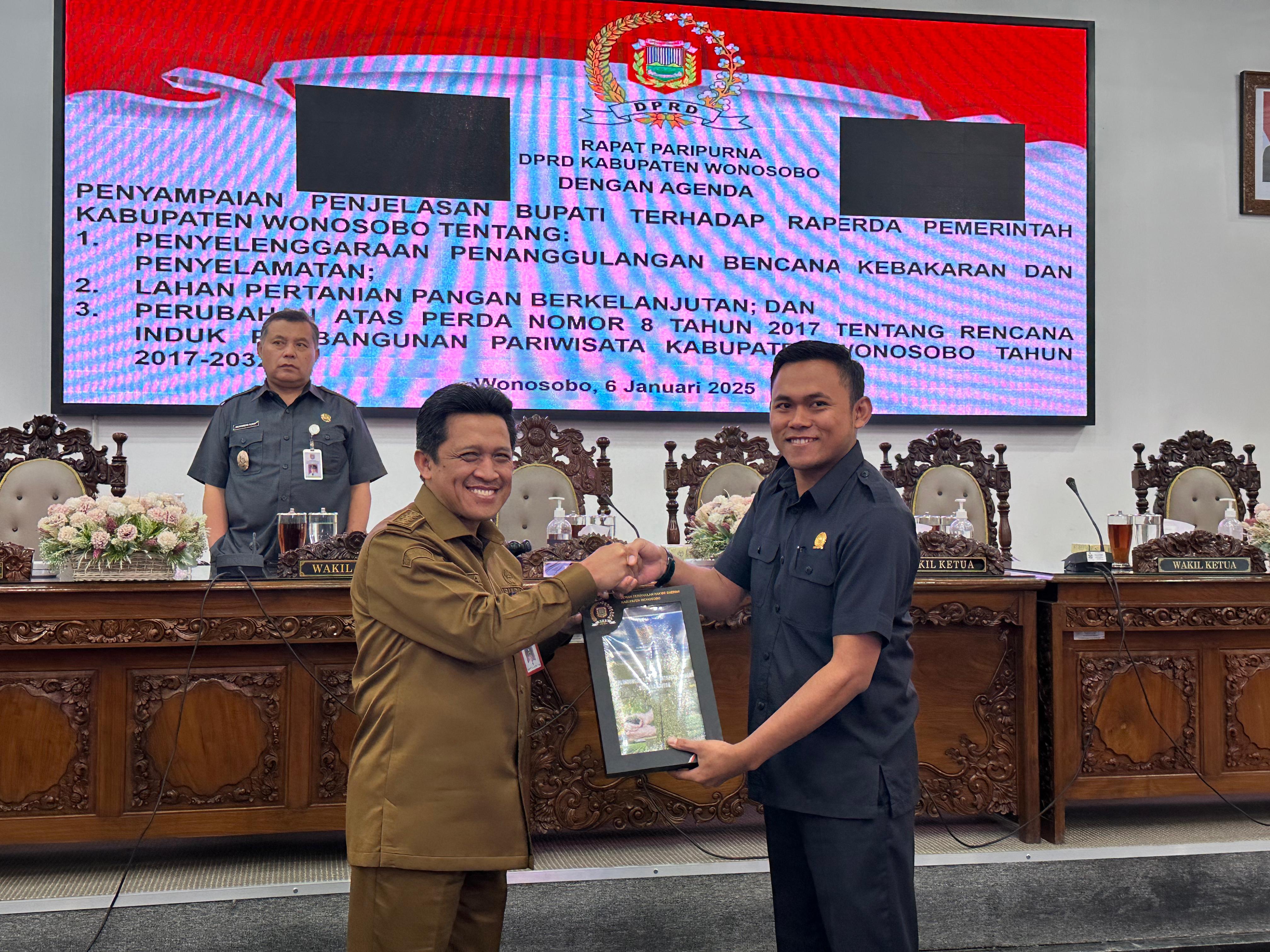 BUPATI WONOSOBO AJUKAN TIGA RAPERDA STRATEGIS