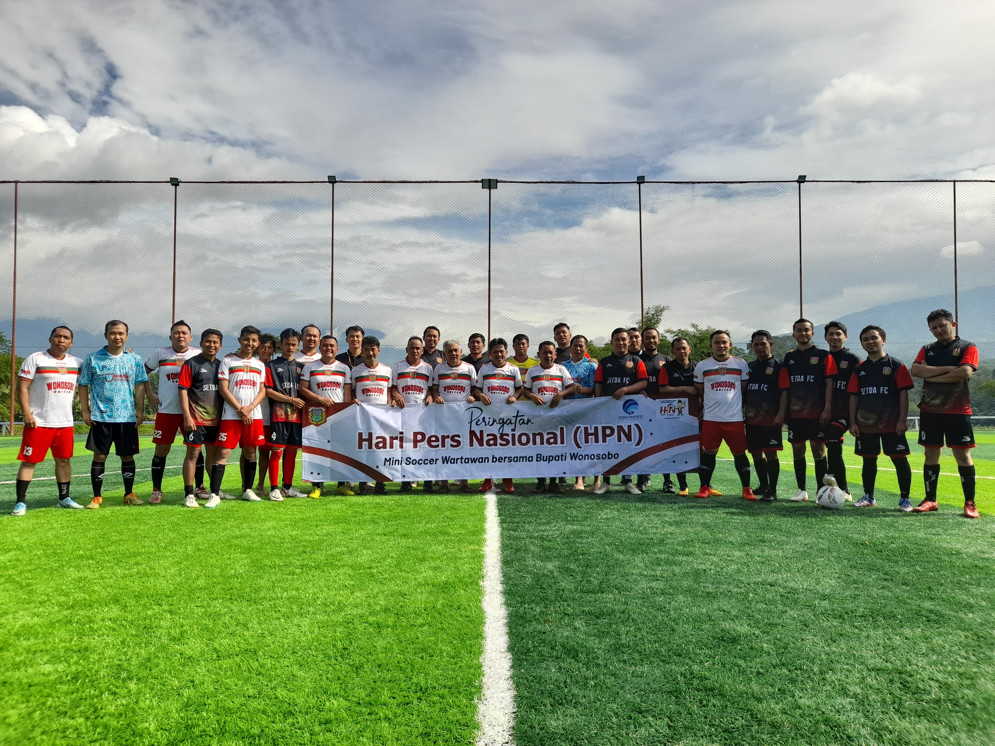 MINI SOCCER KJW VS PEMKAB WONOSOBO, LATIH FISIK DAN PERKUAT SINERGI