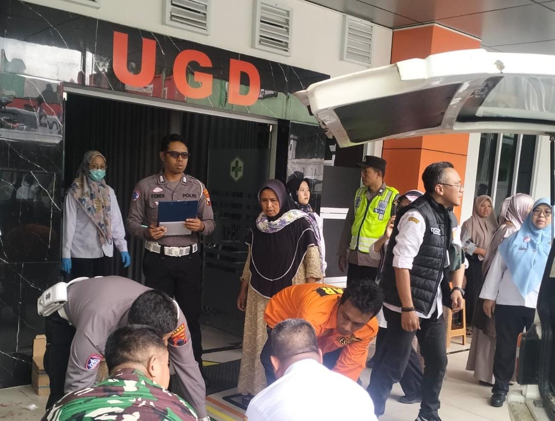 SEBANYAK 23 PENUMPANG LUKA-LUKA AKIBAT KECELAKAN TUNGGAL BUS