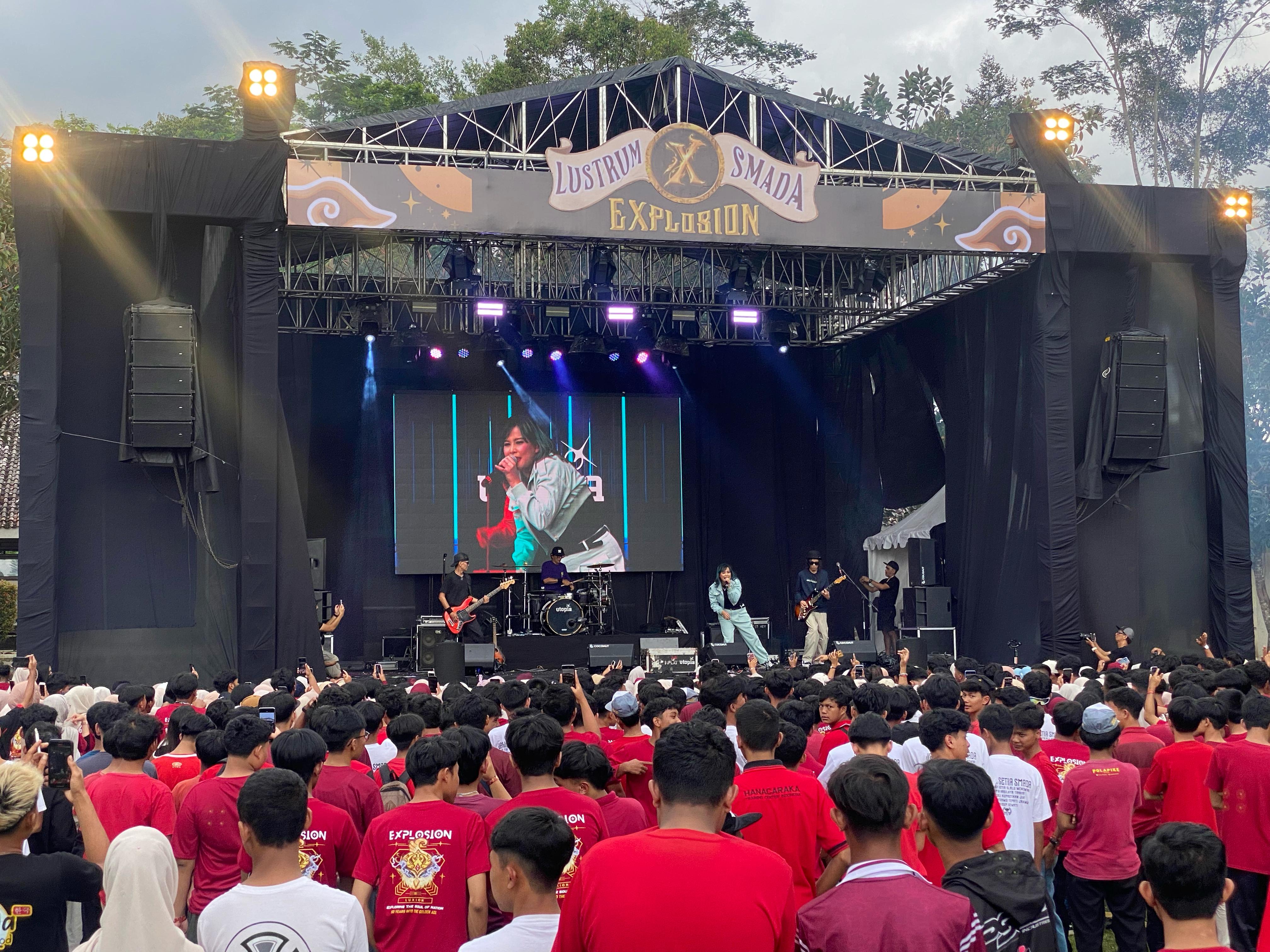 “EXPLOSION” PERAYAAN 50 TAHUN SMA 2 WONOSOBO