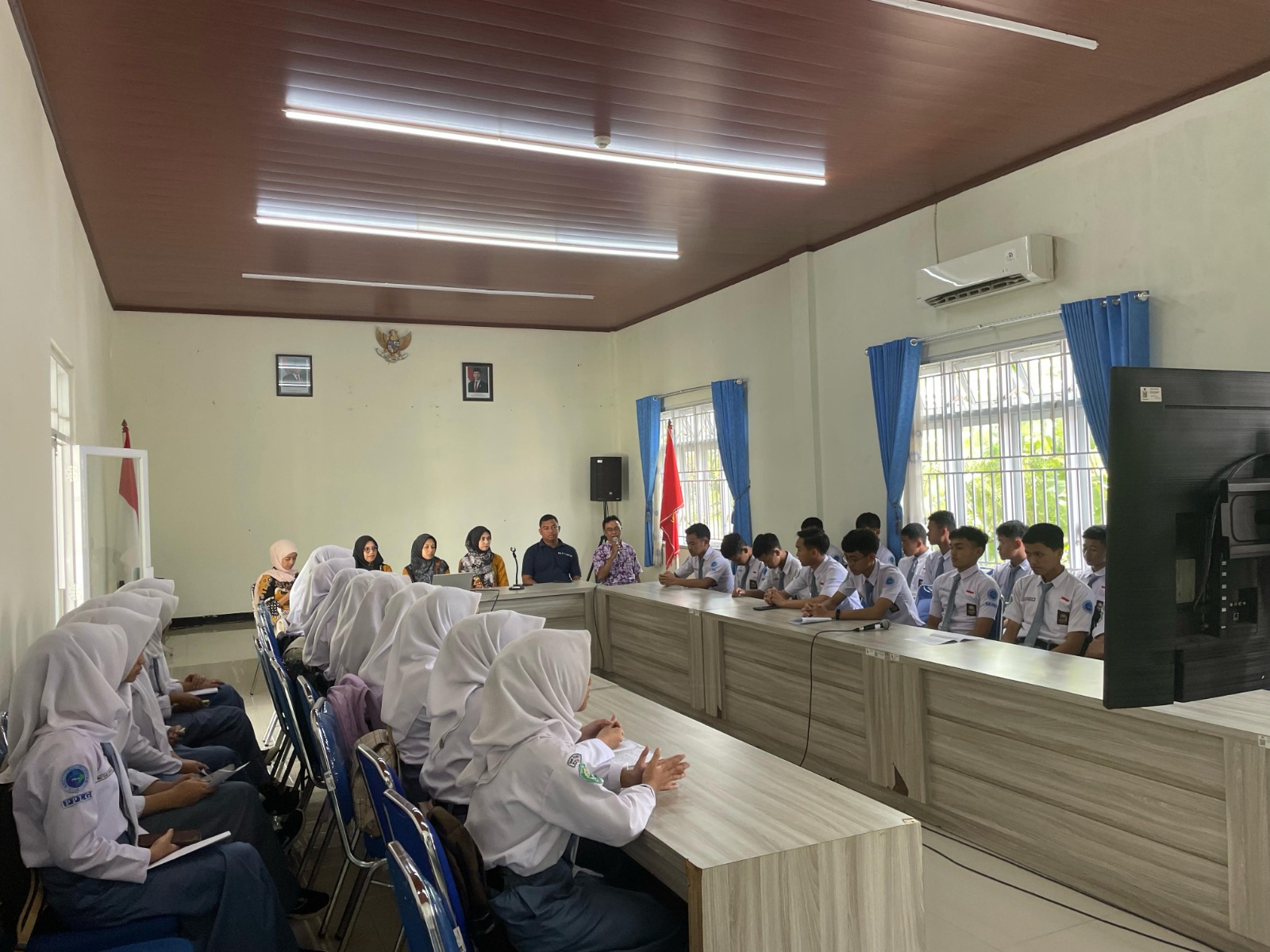 TERIMA KUNJUNGAN DARI SMK 1 WANAYASA, DISKOMINFO WONOSOBO TERBUKA UNTUK SIAPA SAJA