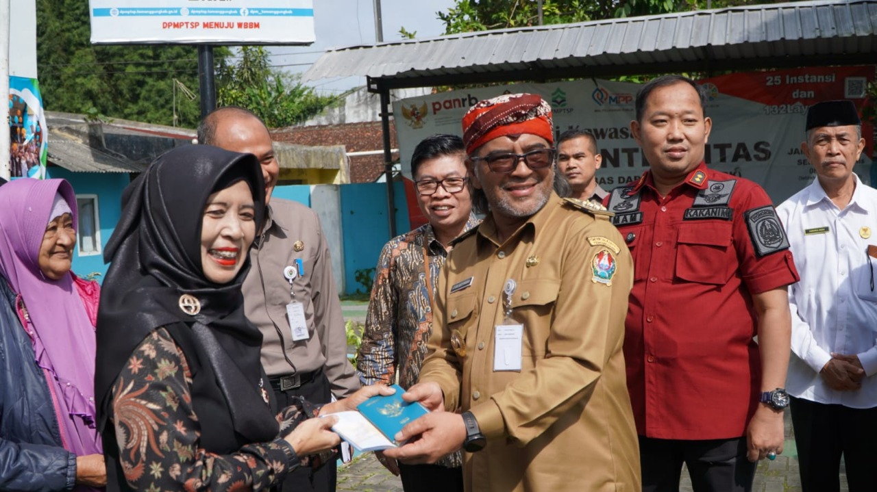Bupati Temanggung Agus Setyawan Tinjau Loket Imigrasi di MPP