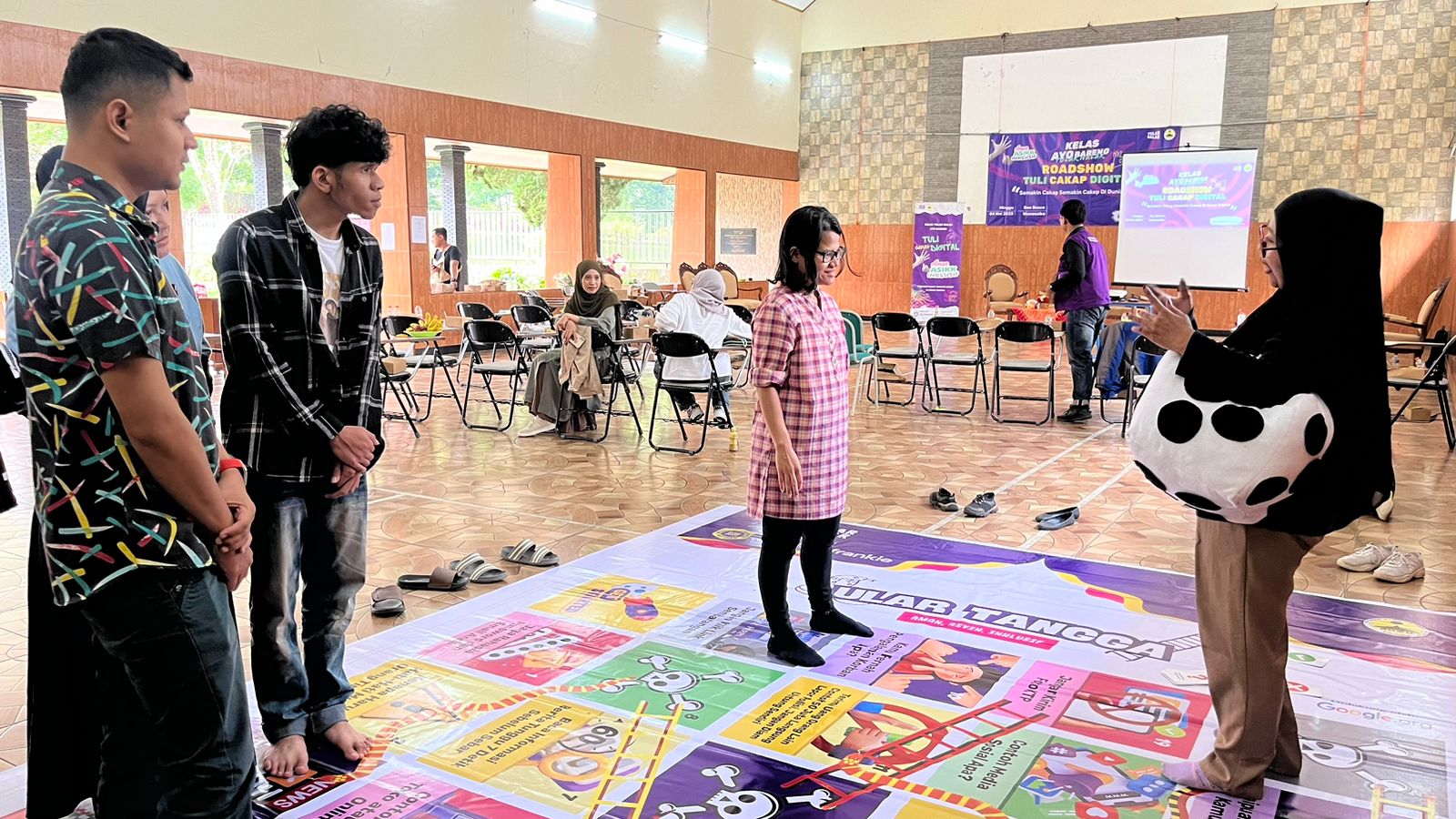 DORONG LITERASI DIGITAL INKLUSIF, 20 TEMAN TULI IKUTI KELAS AYO BARENG TULAR NALAR