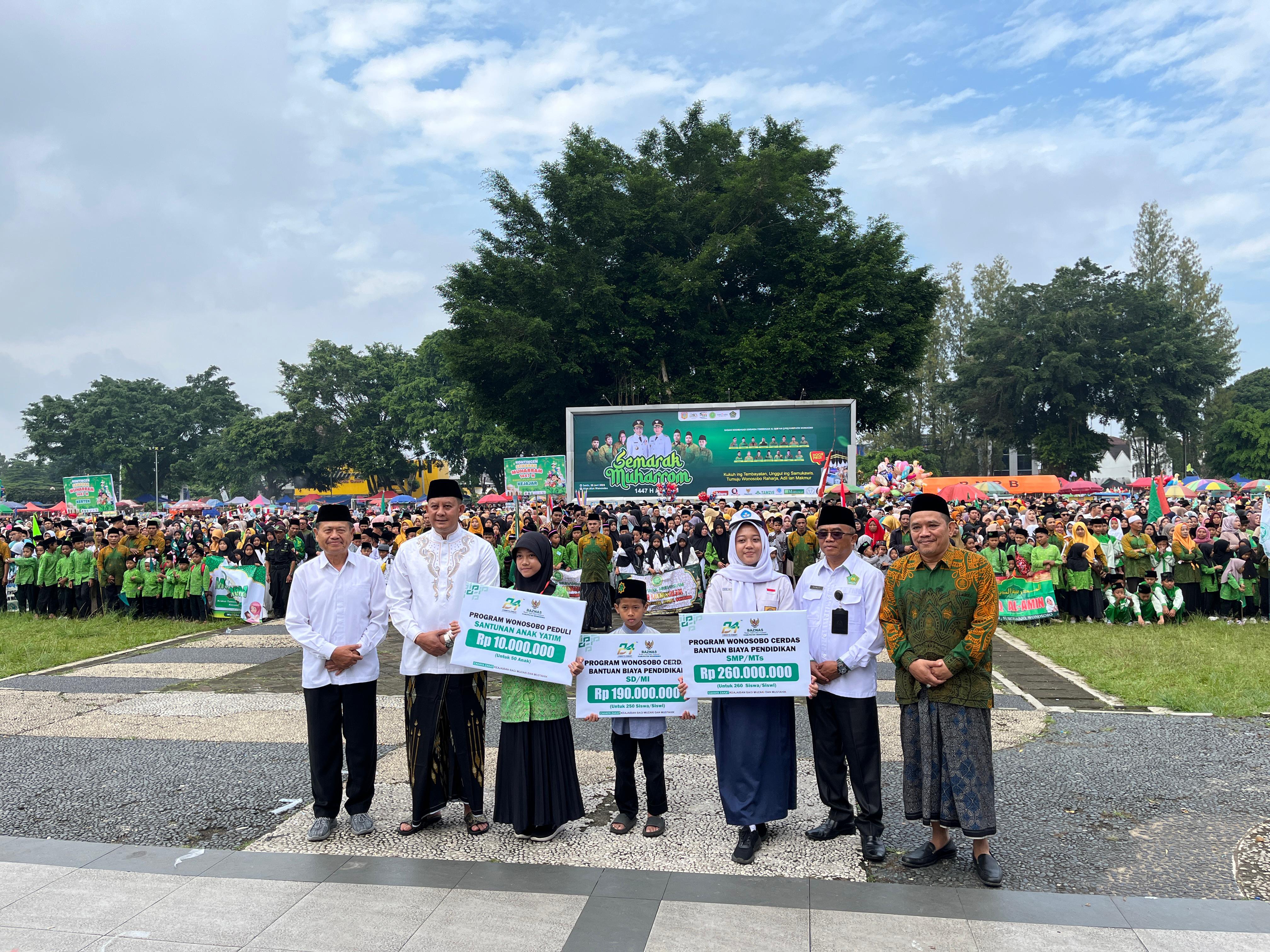 30 RIBU SANTRI PADATI ALUN-ALUN WONOSOBO DALAM SEMARAK MUHARAM