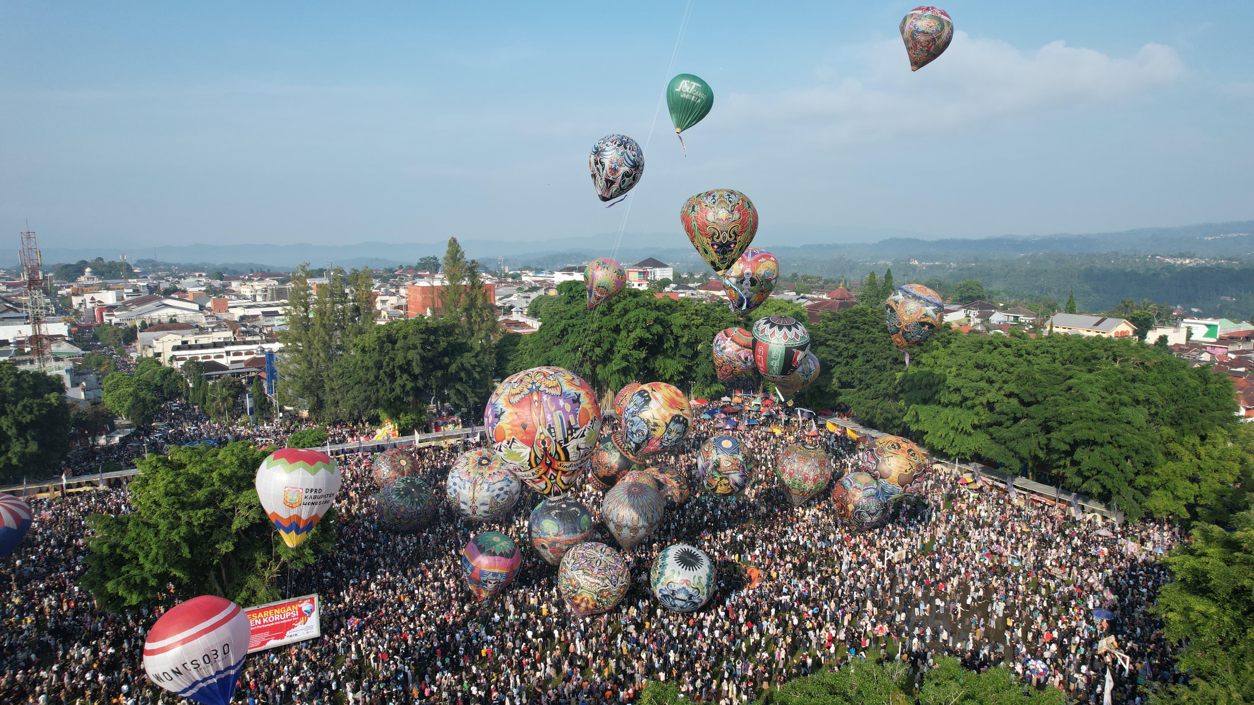 ATRAKSI BALON UDARA AKAN HIASI LANGIT WONOSOBO MINGGU INI Lokasi : wonosobo