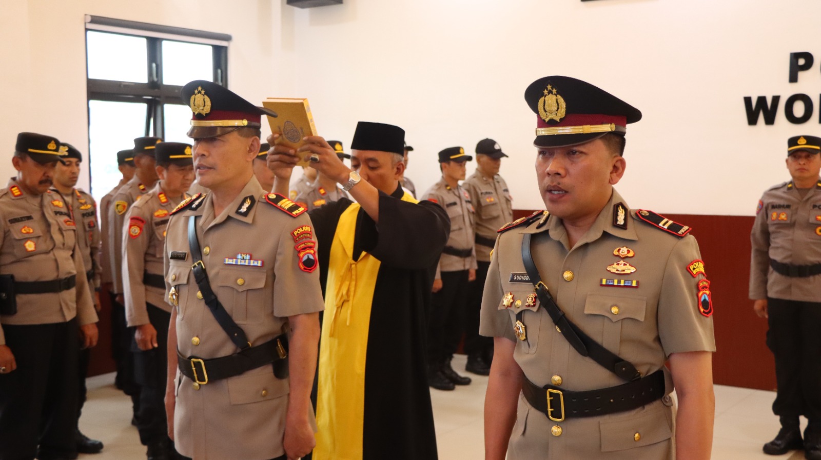 POLRES WONOSOBO LANTIK KAPOLSEK KALIWIRO DAN KAPOLSEK MOJOTENGAH