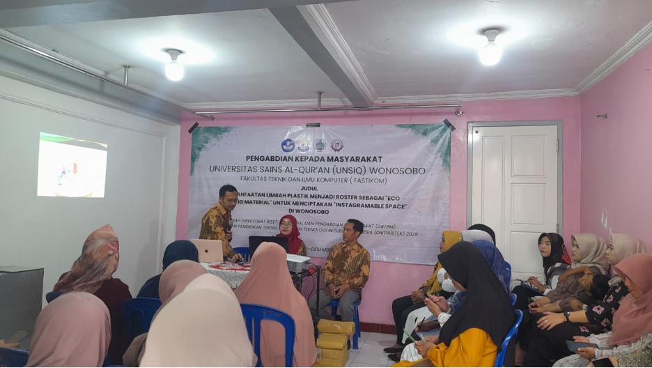 Bank Sampah PKK RW 9 Krakal Dawung Kertek Ubah Limbah Platik Jadi Roster Ramah Lingkungan