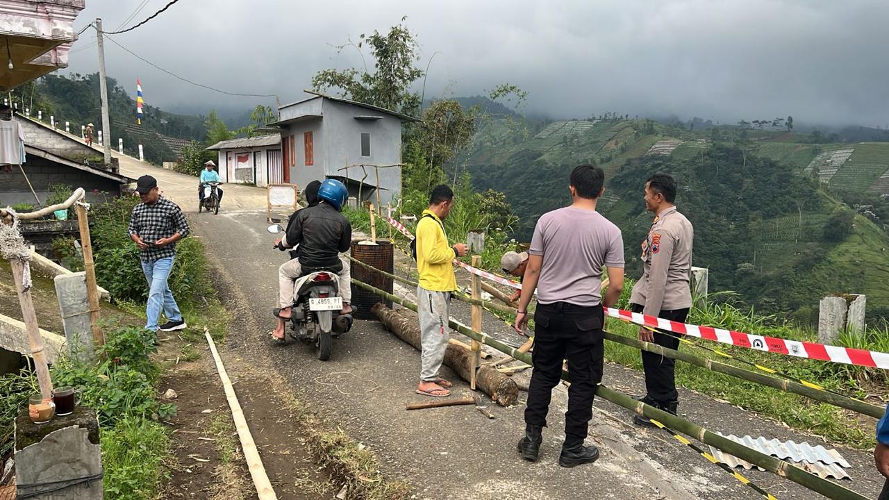 BANTU TANGANI BENCANA, POLRES WONOSOBO BENTUK TIM SAR