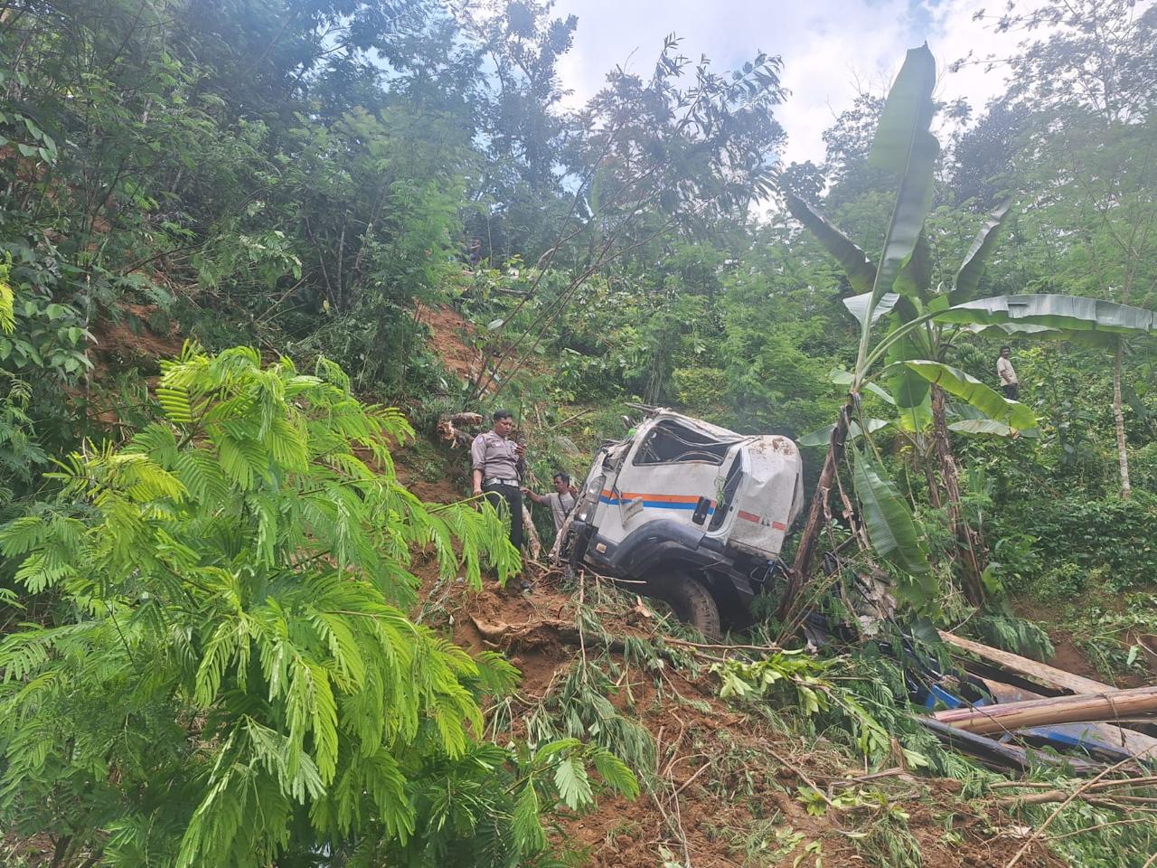 LAKA LANTAS TRUK DI WATUMALANG, PENGEMUDI MENINGGAL DUNIA
