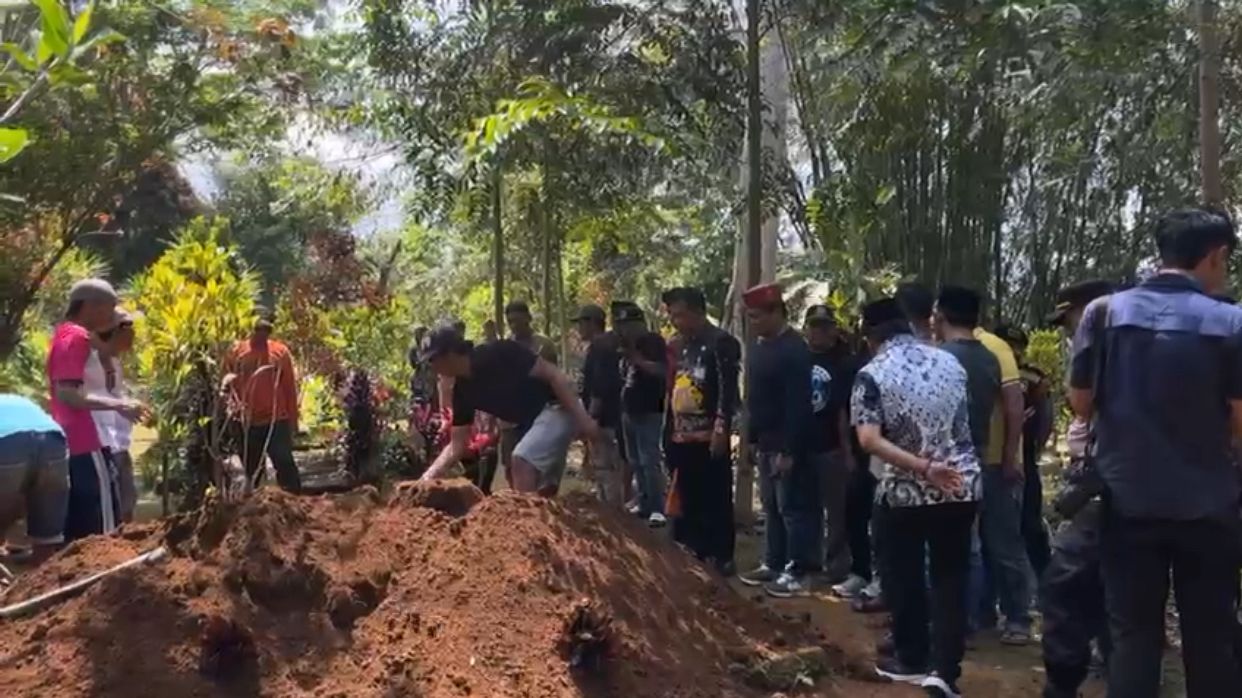 DIDUGA KORBAN PERUNDUNGAN SISWA SD DI KERTEK MENINGGAL, JENAZAH KINI DIAUTOPSI