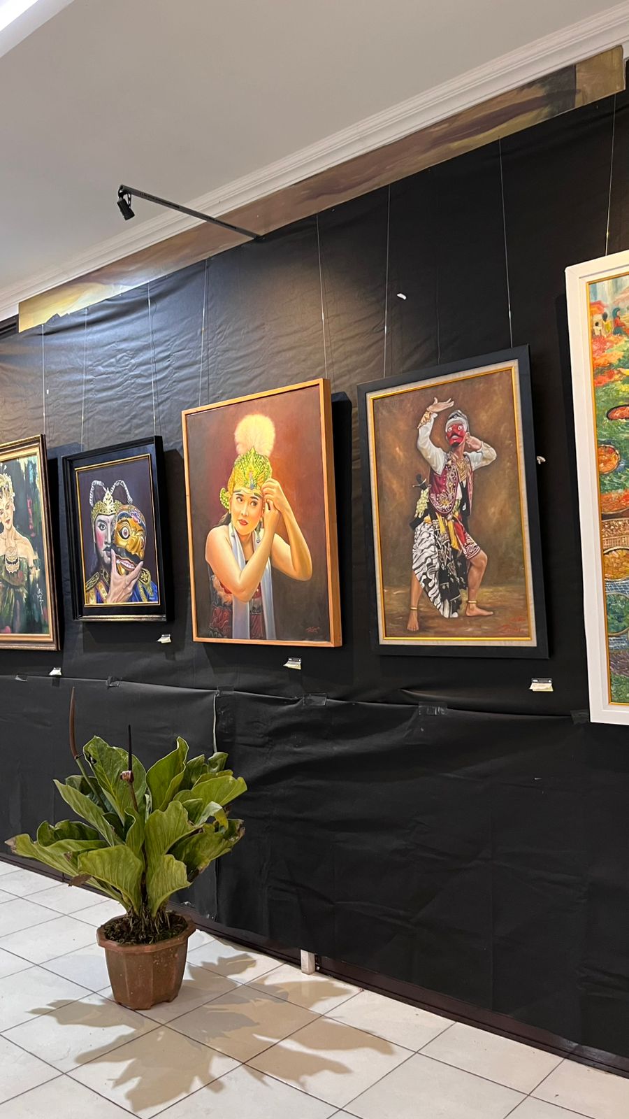 SENIMAN WONOSOBO PAMERKAN 95 KARYA, ANGKAT SEJARAH SENI LUKIS LOKAL