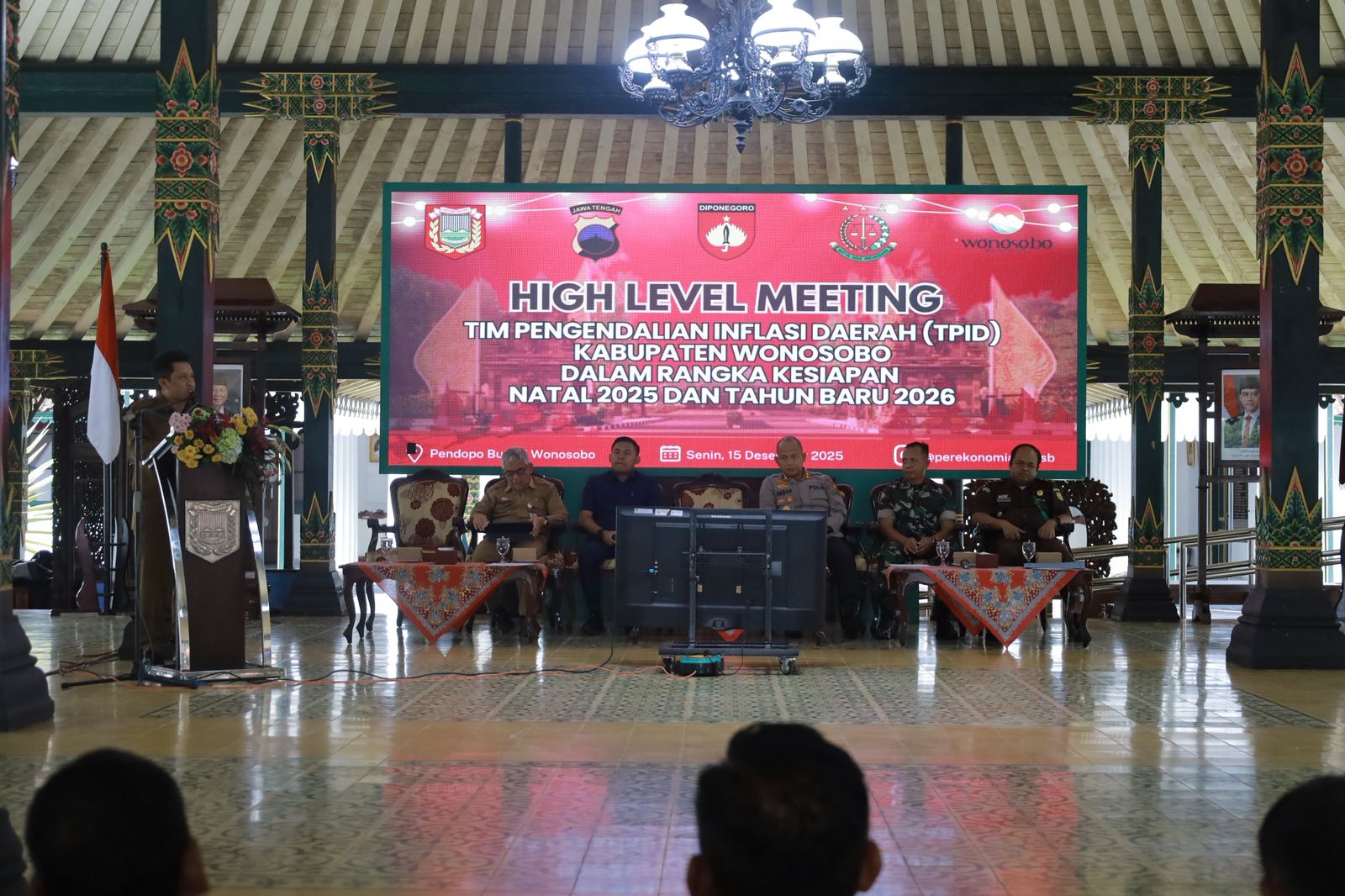 BUPATI MINTA PASTIKAN KETERSEDIAAN BAHAN PANGAN DAN KESTABILAN HARGA JELANG NATARU