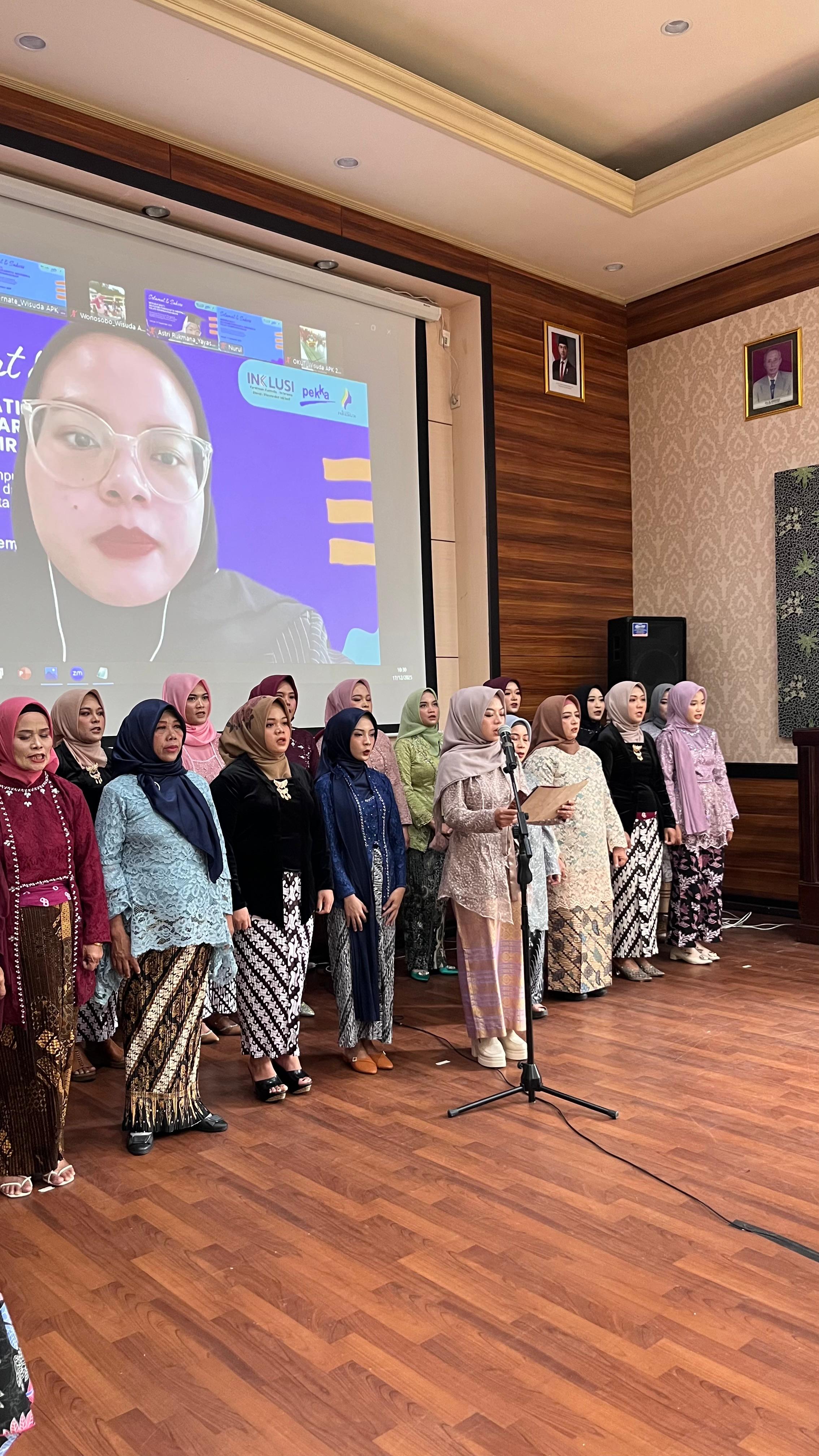 Berdayakan Perempuan Kepala Keluarga, 19 Wisudawan Akademi Paradikta Wonosobo Siap Berwirausaha