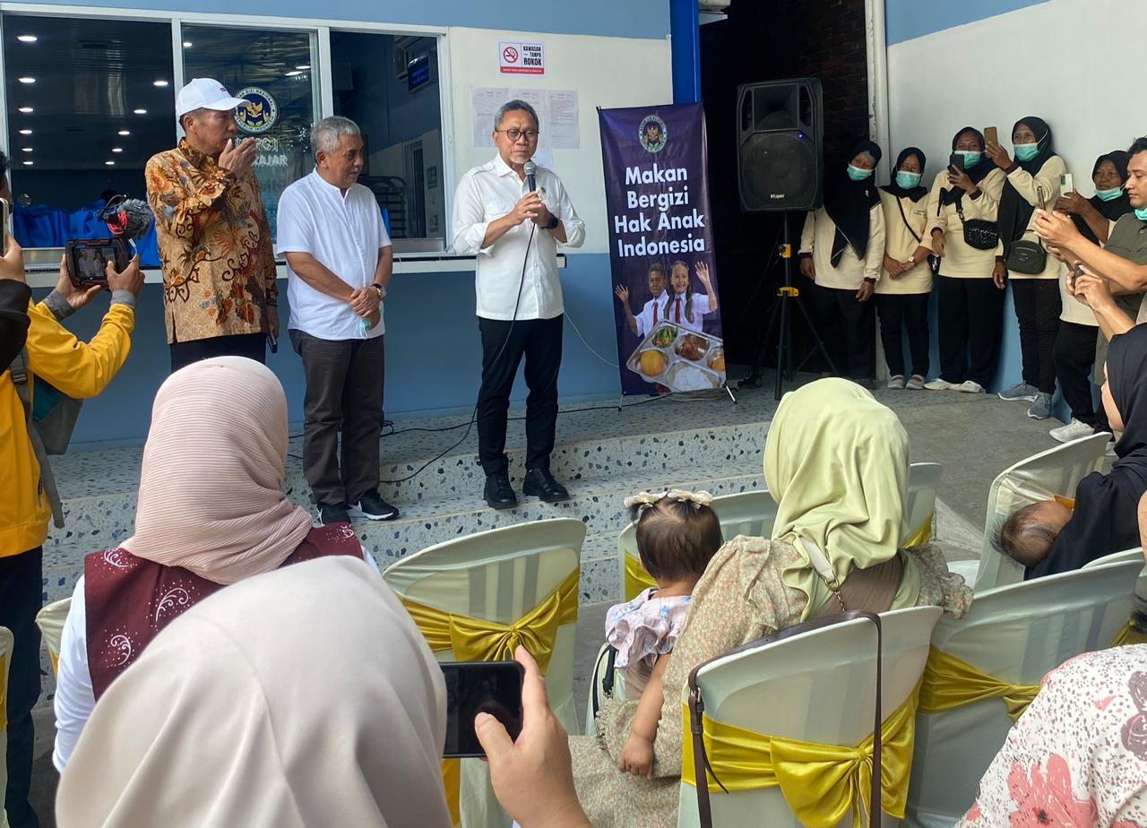 MENKO PANGAN DORONG PENGELOLA SPPG KERJA SAMA DENGAN KOPERASI DAN UMKM DESA