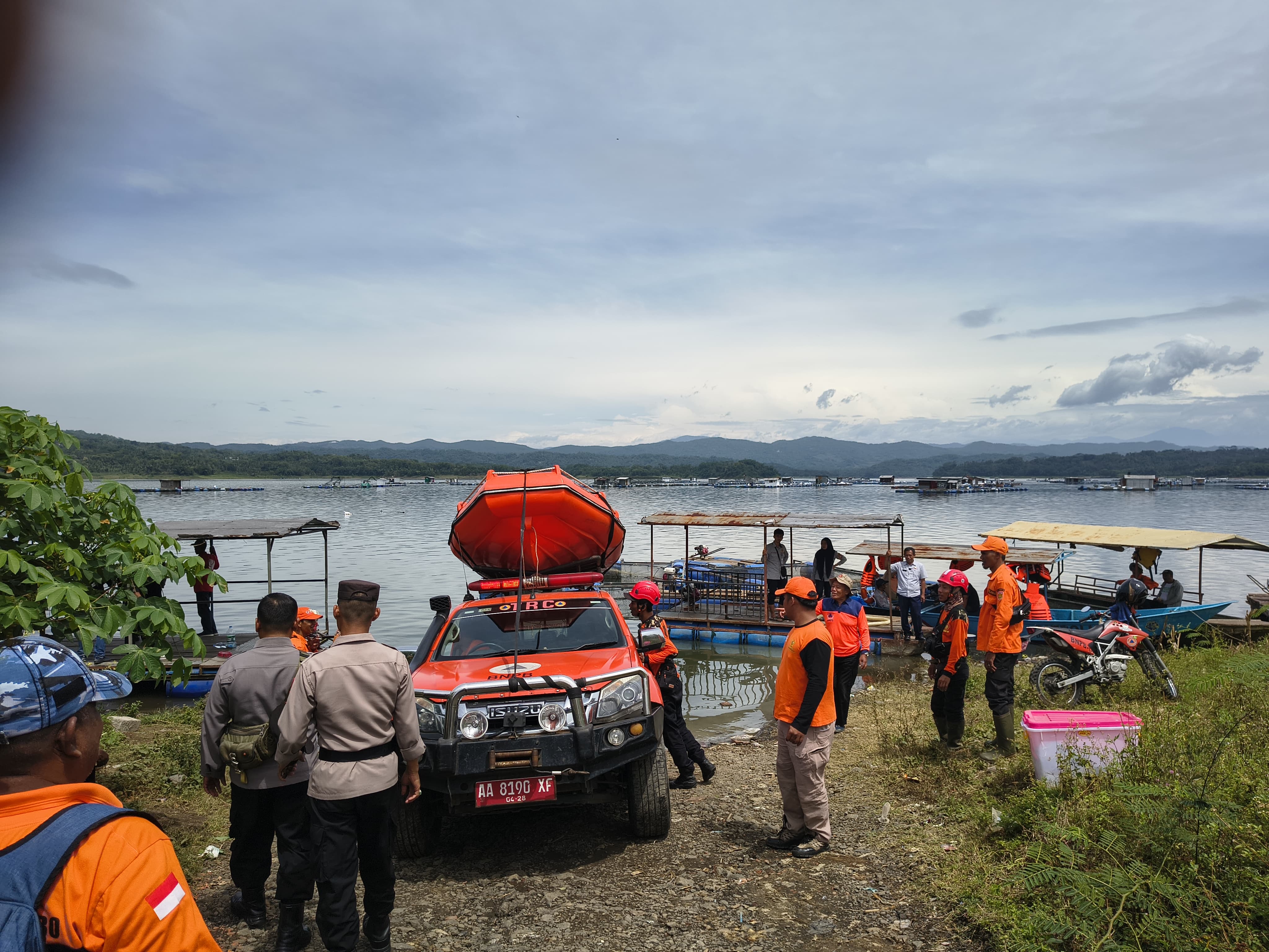 WARGA EROREJO TENGGELAM SAAT AMBIL DORONGAN IKAN DI KARAMBA WADUK WADASLINTANG