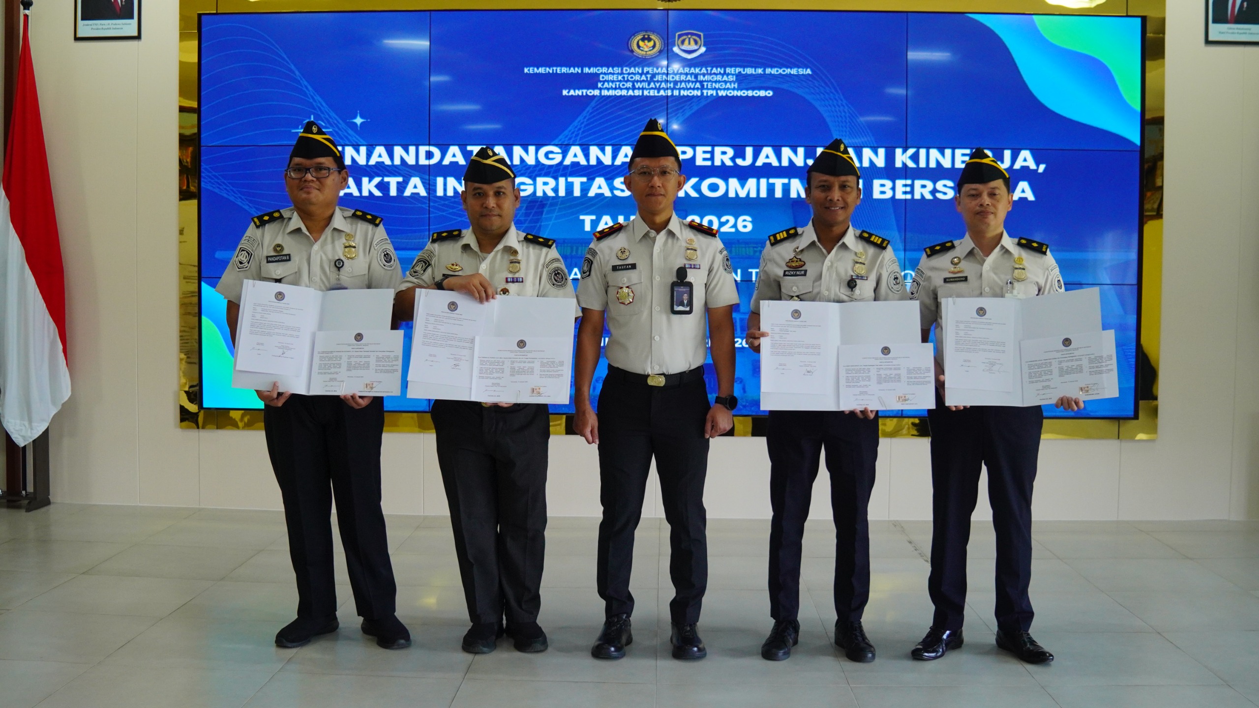 SATU KOMITMEN UNTUK KINERJA TERBAIK