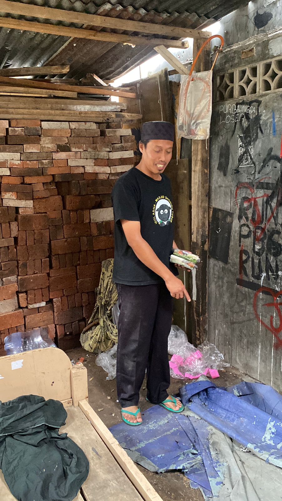 LEDAKAN PETASAN DI WARUNG MIE AYAM, REMAJA 13 TAHUN ALAMI LUKA-LUKA