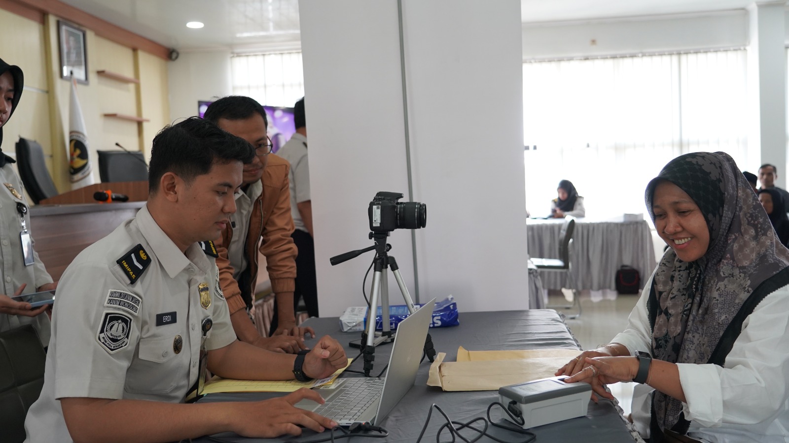 Mudahkan Jemaah Haji 2027, Imigrasi Wonosobo Layani Pembuatan Paspor "On The Spot" di Temanggung