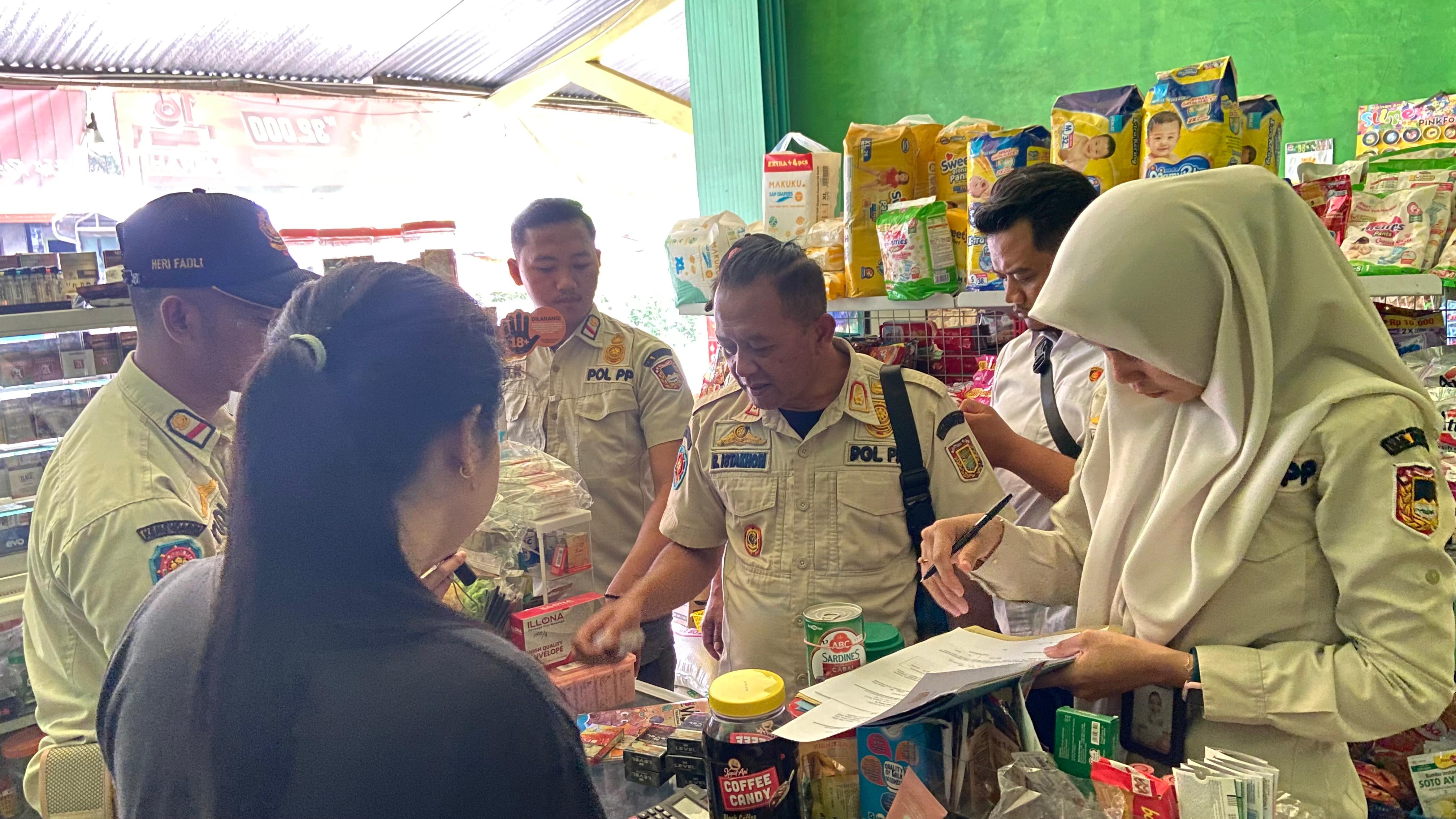 TIM GABUNGAN MASIH TEMUKAN ROKOK ILEGAL DALAM OPERASI PEMBERANTASAN BKC ILEGAL