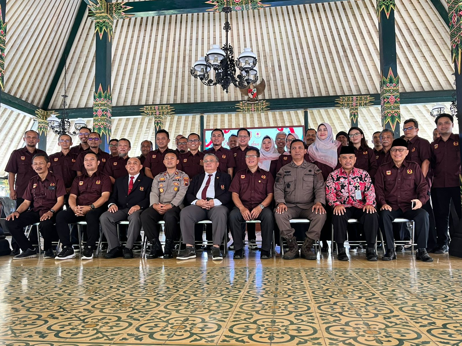 PLT BUPATI RESMI LANTIK 34 PENGURUS BARU KONI PERIODE 2024-2028