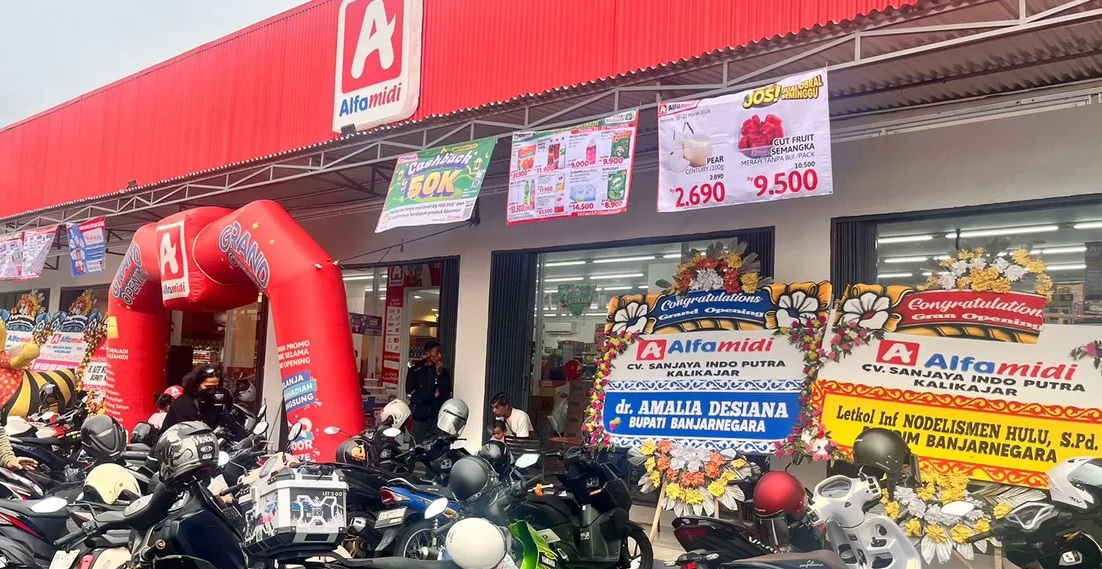 Grand Opening Alfamidi Kalikajar Serap Tenaga Kerja Lokal dan Libatkan UMKM
